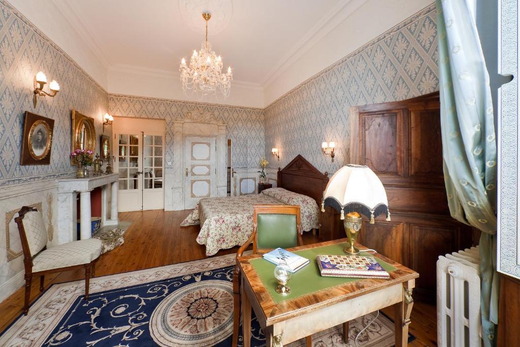 Chateau De Picomtal Crots Quarto foto